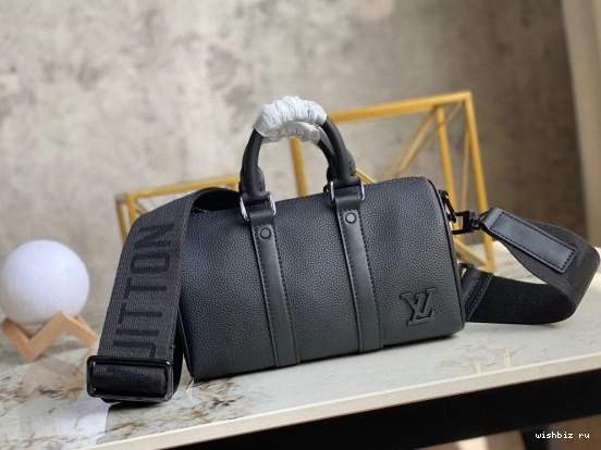 WIS CITY Louis KEEPALL Vuitton 0821